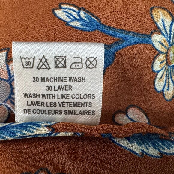 Let it Be Women Sheer Top Sz M Sleeveless Split Neck Hiden buttons - Picture 7 of 7